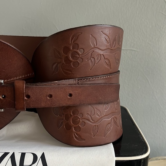 ZARA Embossed Leather Sash Belt with Floral Details - Picture 2 of 7